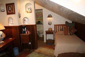 Red Horse Vineyard Bed & Breakfast