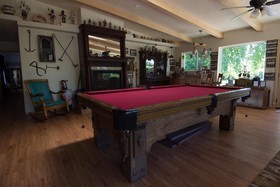 Red Horse Vineyard Bed & Breakfast