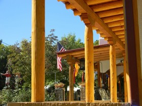 Red Horse Vineyard Bed & Breakfast