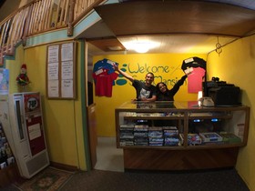 SnowMansion Eco Adventure Lodge & Hostel