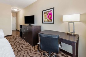 La Quinta Inn & Suites by Wyndham Artesia