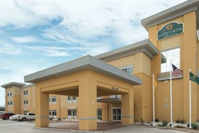 La Quinta Inn & Suites by Wyndham Artesia
