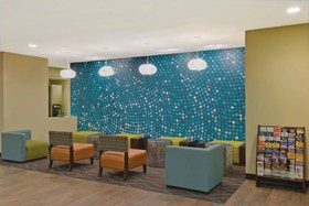La Quinta Inn & Suites by Wyndham Artesia