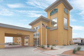 La Quinta Inn & Suites by Wyndham Artesia