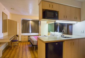 Motel 6 Bernalillo