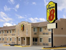 Super 8 by Wyndham Bloomfield