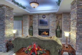 Holiday Inn Express Hotel & Suites Carlsbad