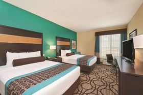 La Quinta Inn & Suites by Wyndham Carlsbad