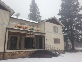 Summit Inn