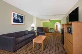 Days Inn & Suites by Wyndham Clovis