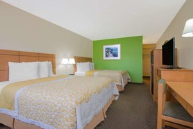 Days Inn & Suites by Wyndham Clovis