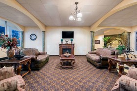 Days Inn & Suites by Wyndham Clovis