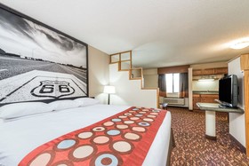 Super 8 by Wyndham Clovis