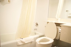 Brentwood Inn & Garden