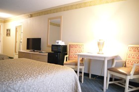 Brentwood Inn & Garden