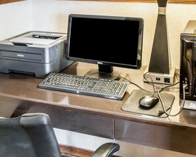 Quality Inn & Suites Farmington