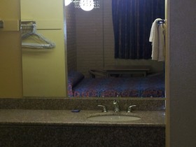 Economy Inn Farmington