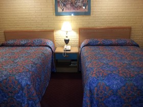 Economy Inn Farmington