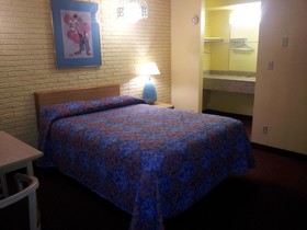 Economy Inn Farmington