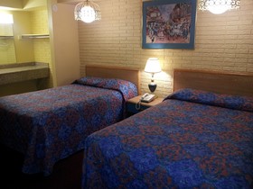 Economy Inn Farmington