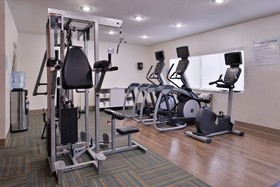 Holiday Inn Express & Suites Farmington Bloomfield
