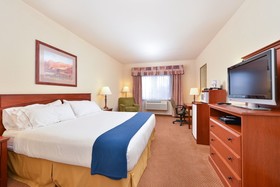 Holiday Inn Express & Suites Farmington Bloomfield