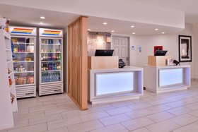 Holiday Inn Express & Suites Farmington Bloomfield