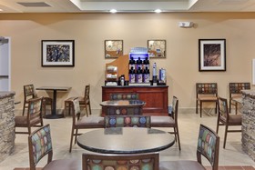 Holiday Inn Express Hotel & Suites Grants - Milan