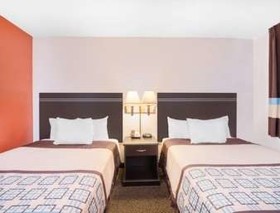 Days Inn by Wyndham Hobbs