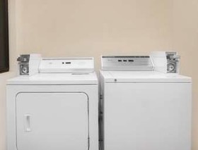 Days Inn by Wyndham Hobbs