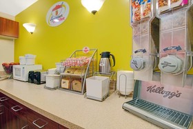 Super 8 by Wyndham Las Cruces/La Posada Lane