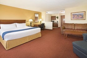 Holiday Inn Express & Suites Las Vegas