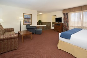 Holiday Inn Express & Suites Las Vegas
