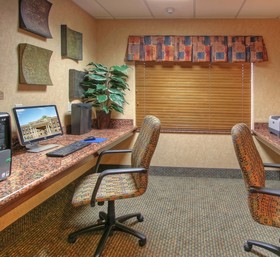 Holiday Inn Express & Suites Las Vegas