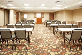 Holiday Inn Express & Suites Los Alamos Entrada Park