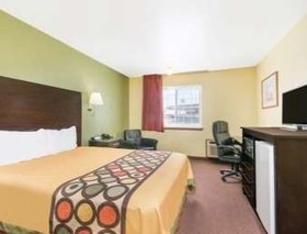 Super 8 by Wyndham Moriarty