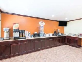 Super 8 by Wyndham Moriarty