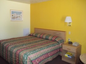 Super 8 by Wyndham Moriarty