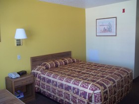 Super 8 by Wyndham Moriarty