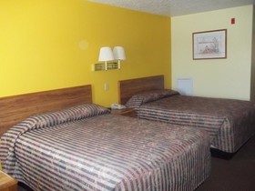 Super 8 by Wyndham Moriarty