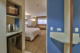 Holiday Inn Express Hotel & Suites Portales