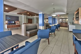 Holiday Inn Express Hotel & Suites Portales