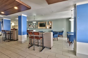 Holiday Inn Express Hotel & Suites Portales