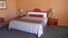 Howard Johnson by Wyndham Raton