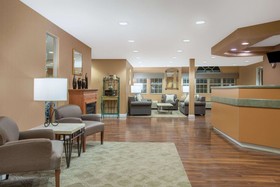 Microtel Inn & Suites by Wyndham Raton