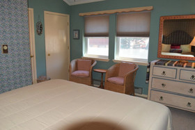 Claim Jumper Townhouse