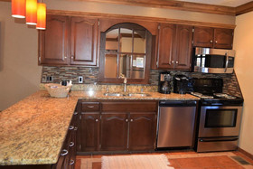 Claim Jumper Townhouse