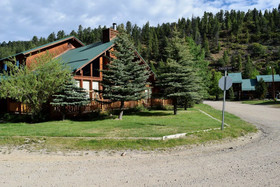 Karlin`s Mountain Lodge