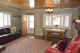 Thorne`s Downtown Delight