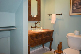 Thorne`s Downtown Delight